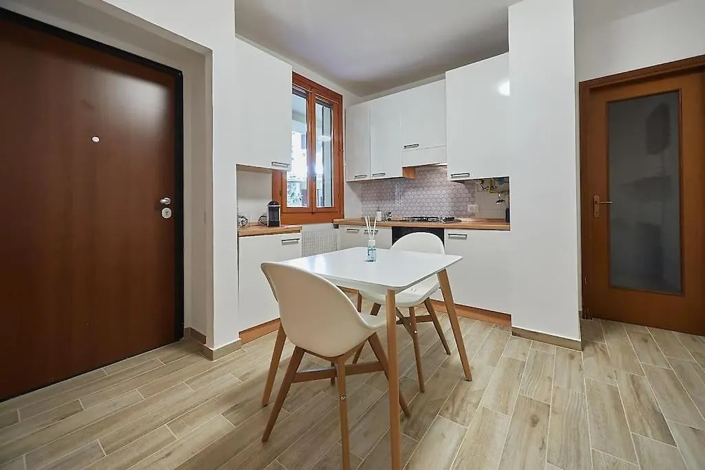 Flat Number 8 Apartment Milan Italy